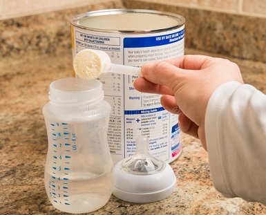 mother preparing baby formula infant 36425671 1