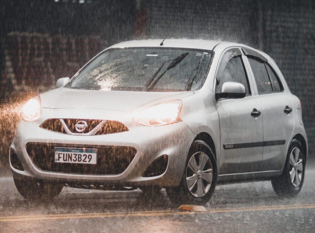 SAFETY TIPS FOR DRIVING  IN THE RAIN